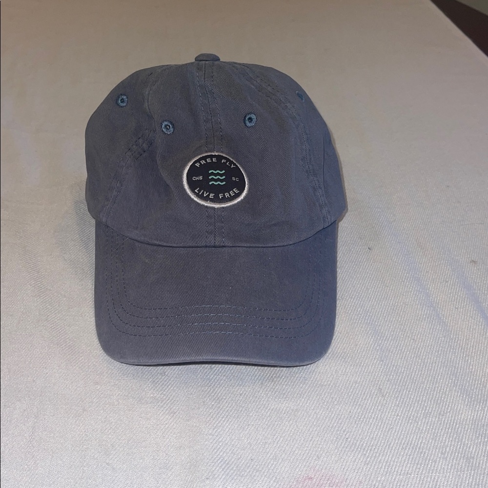 09b11004 Free Fly Live Free Camo Trucker Hat with Logo! EUC